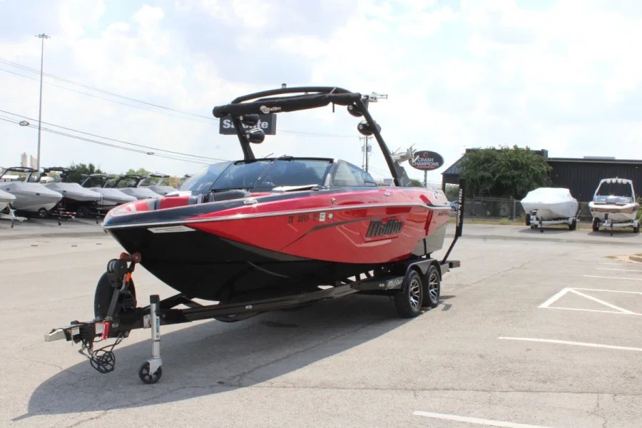 2023-malibu-wakesetter-23-lsv-146419-image3.webp