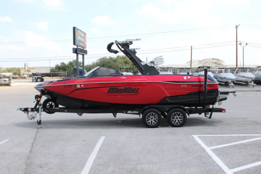 2023-malibu-wakesetter-23-lsv-146419-image4.webp