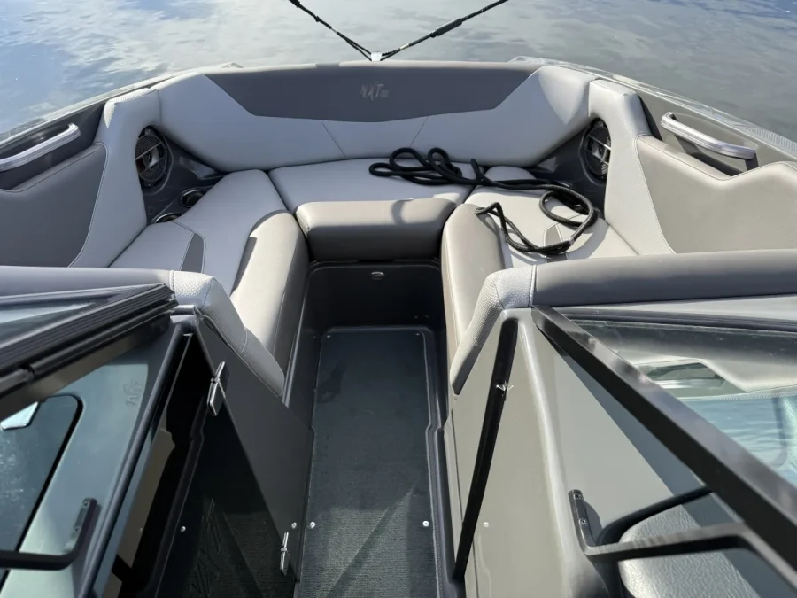 2020-mastercraft-nxt20-146423-image4.webp