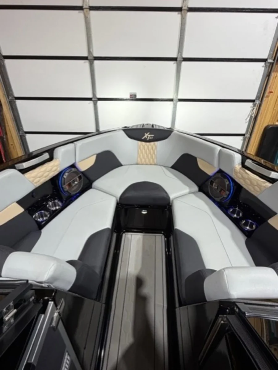 2022-mastercraft-xt23-146424-image11.webp