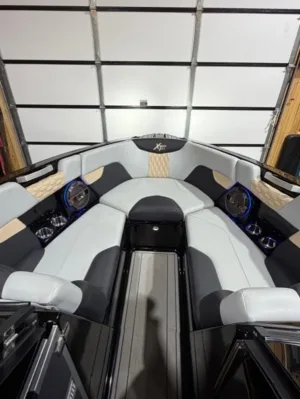 2022-mastercraft-xt23-146424-image11.webp