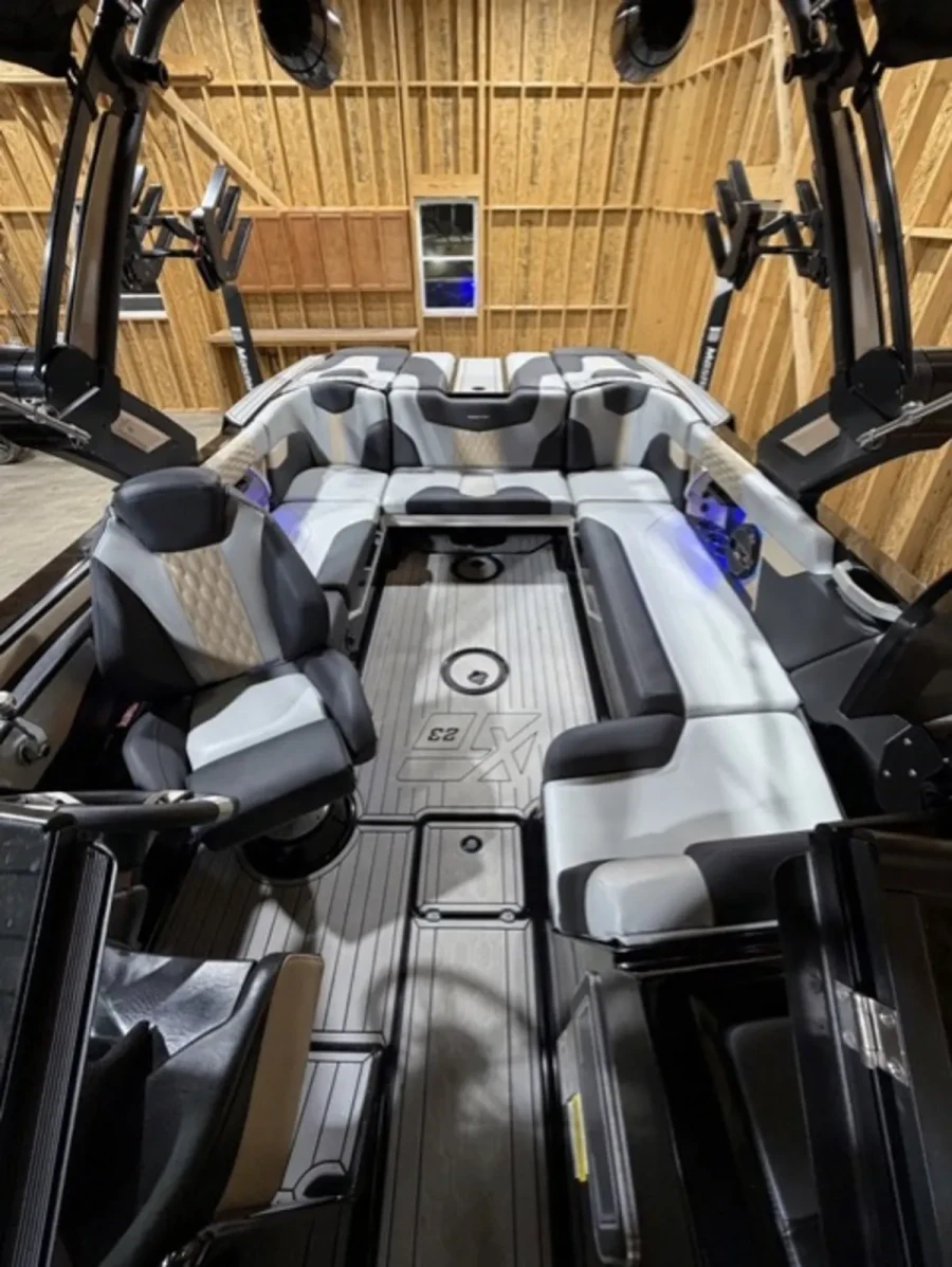 2022-mastercraft-xt23-146424-image12.webp