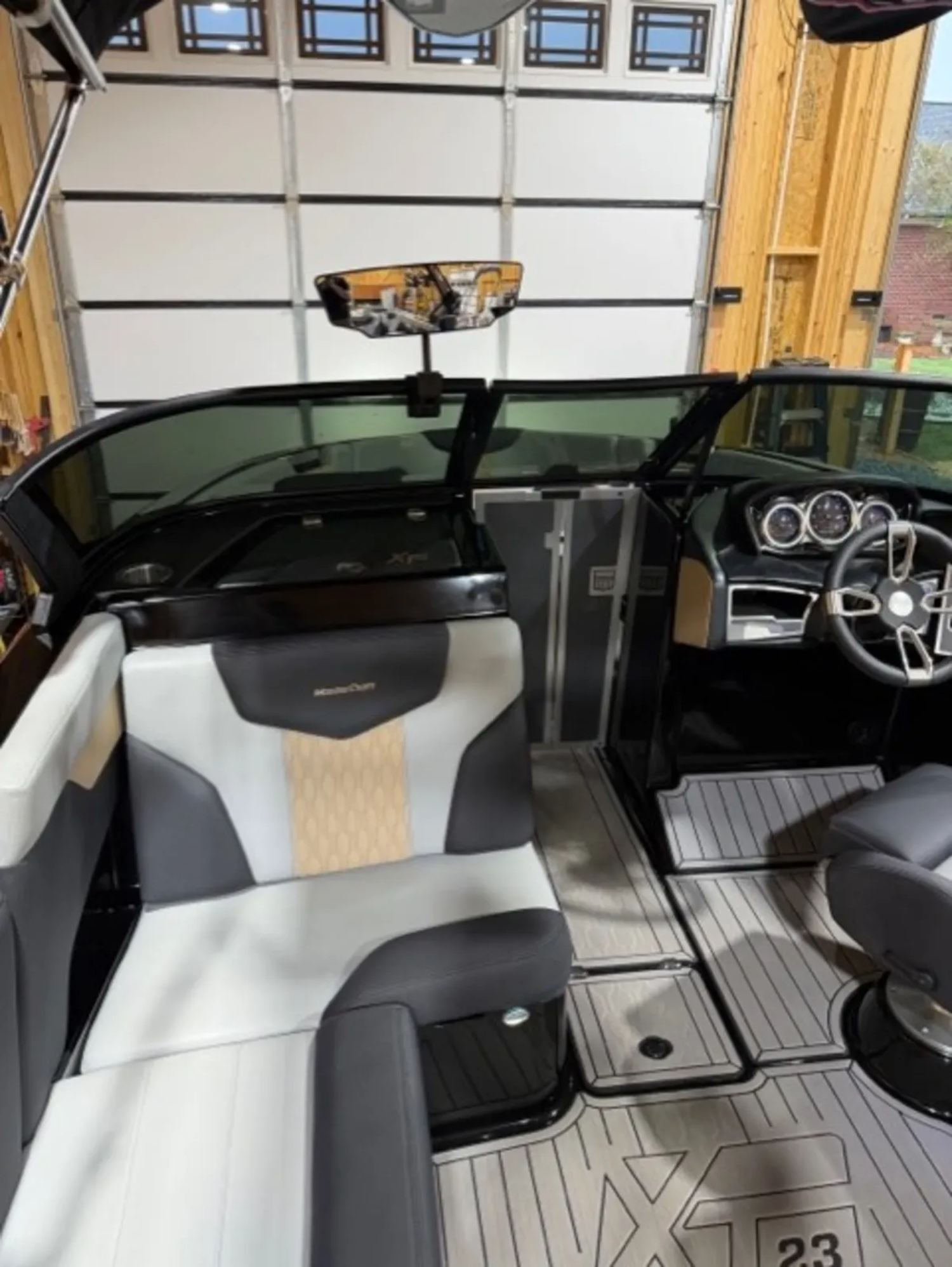 2022 MASTERCRAFT XT23 WITH 359 HRS 