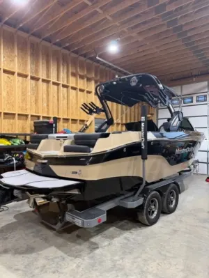 2022-mastercraft-xt23-146424-image4.webp