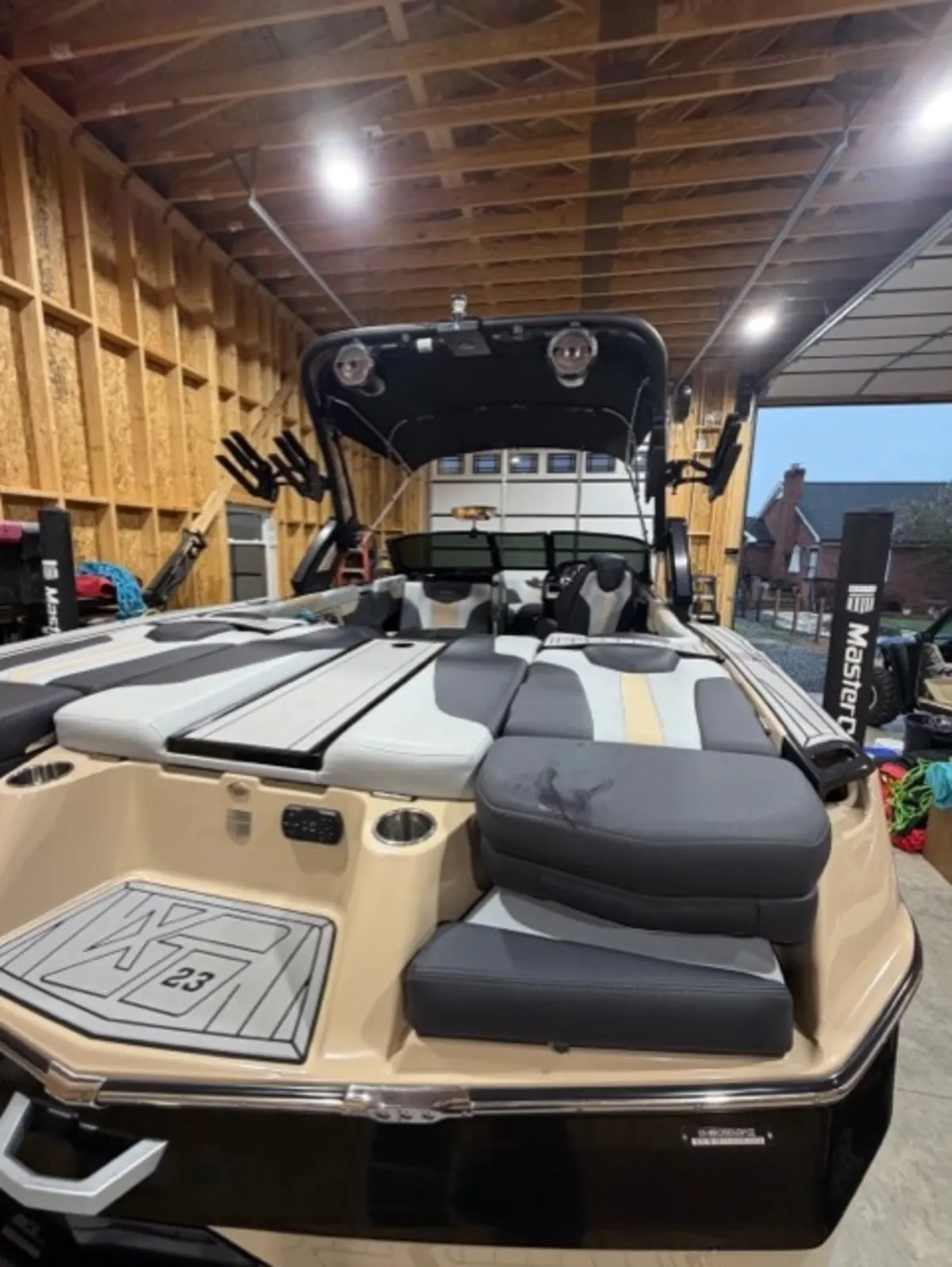 2022 MASTERCRAFT XT23 WITH 359 HRS 