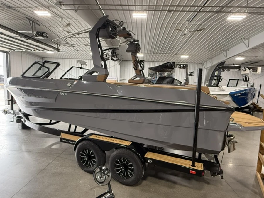 2027-nautique-s23-146442-image3