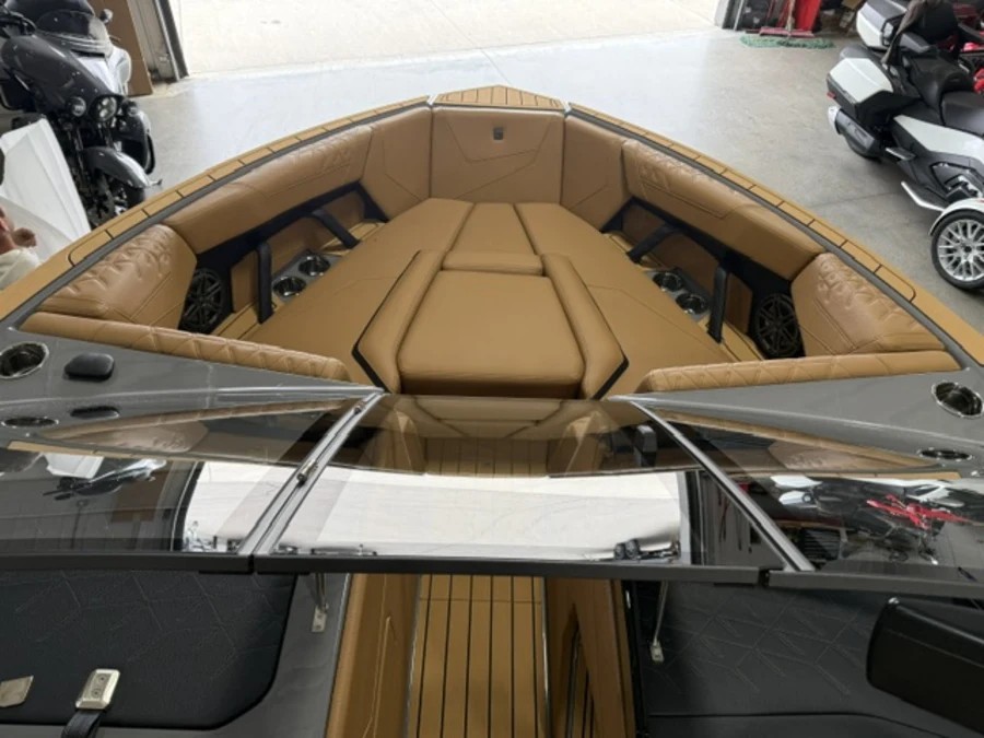 2027-nautique-s23-146442-image5