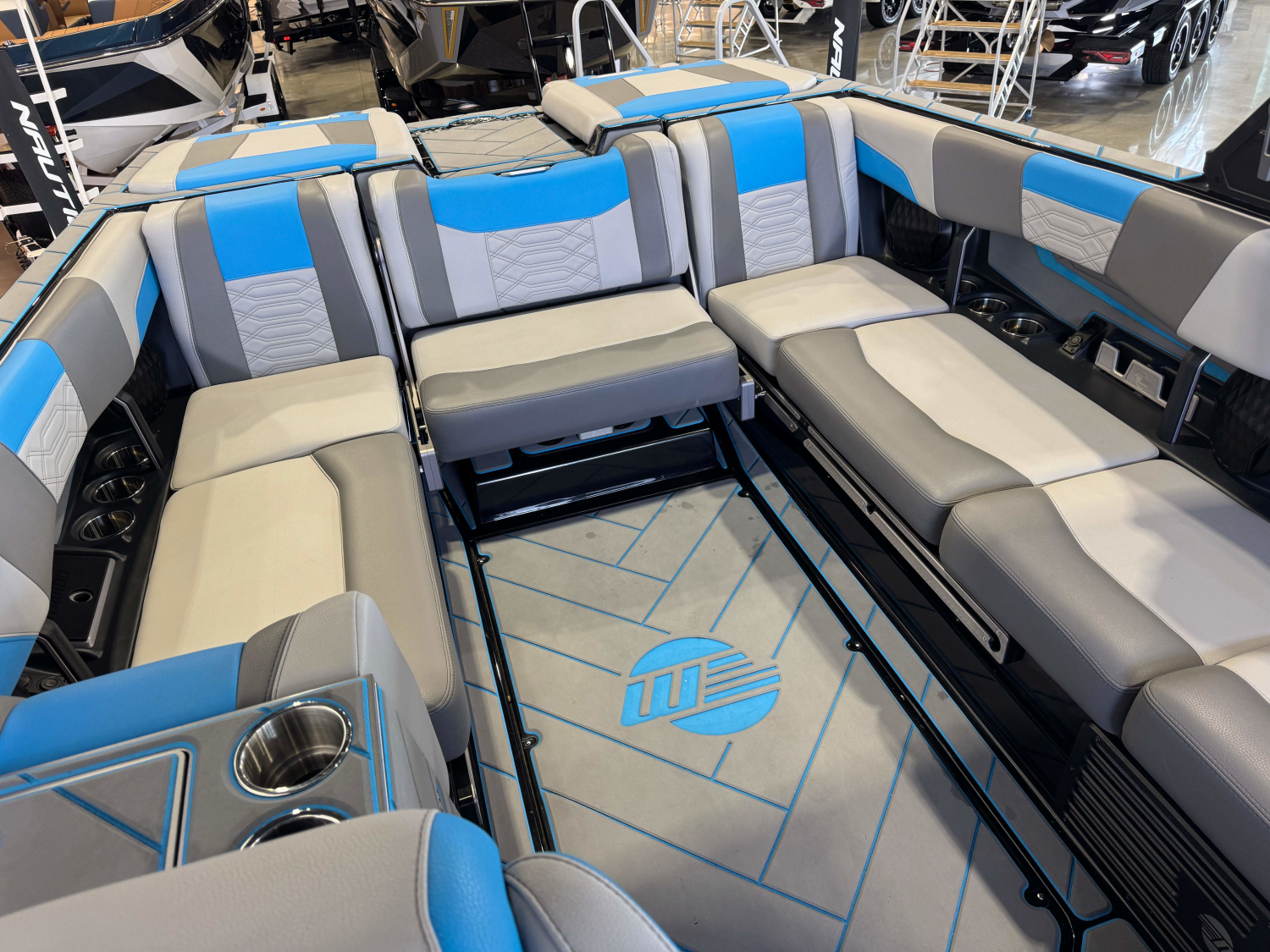 2022 Malibu Wakesetter 25 LSV