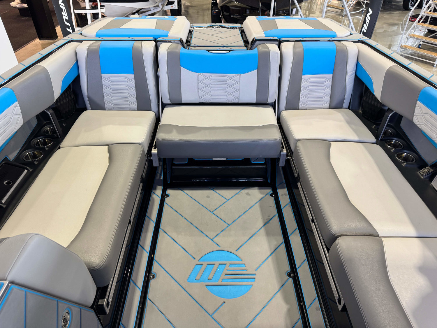 2022 Malibu Wakesetter 25 LSV