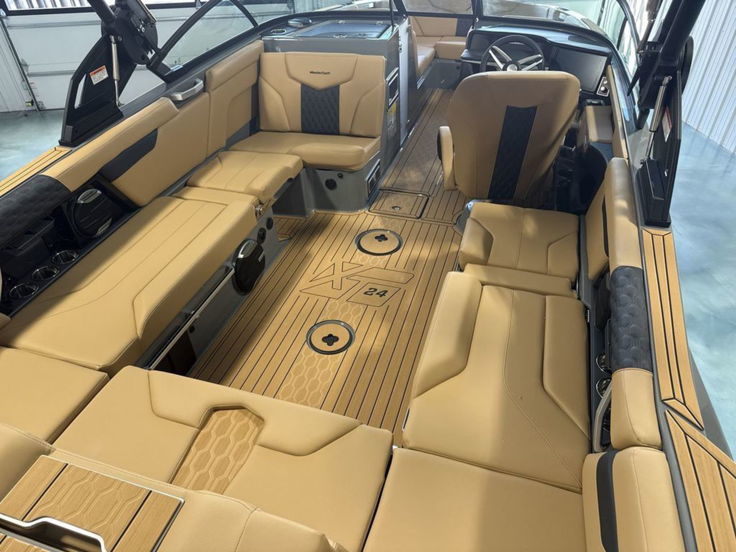 2027 Mastercraft XT24