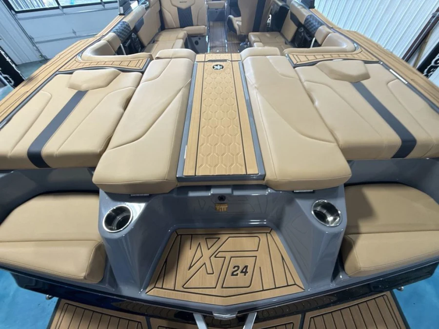 2027-mastercraft-xt24-146452-image19