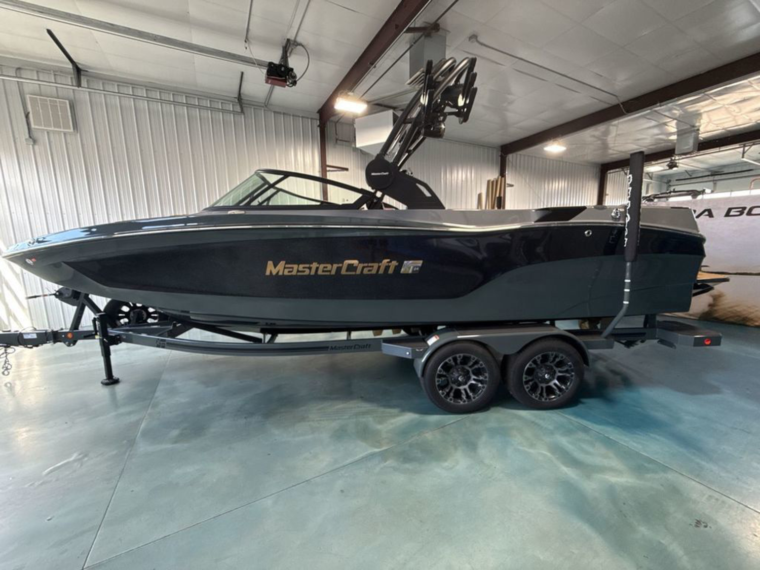 2027 Mastercraft XT24