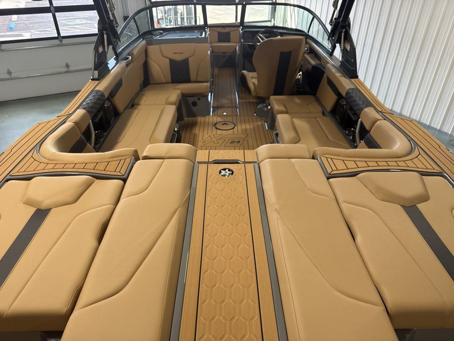 2027 Mastercraft XT24