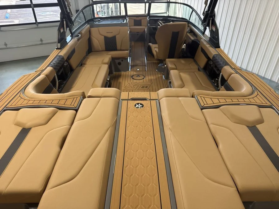 2027-mastercraft-xt24-146452-image9