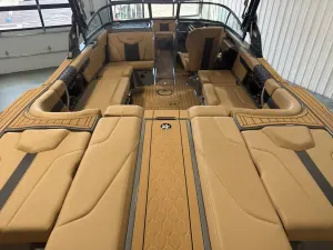 2027-mastercraft-xt24-146452-image9
