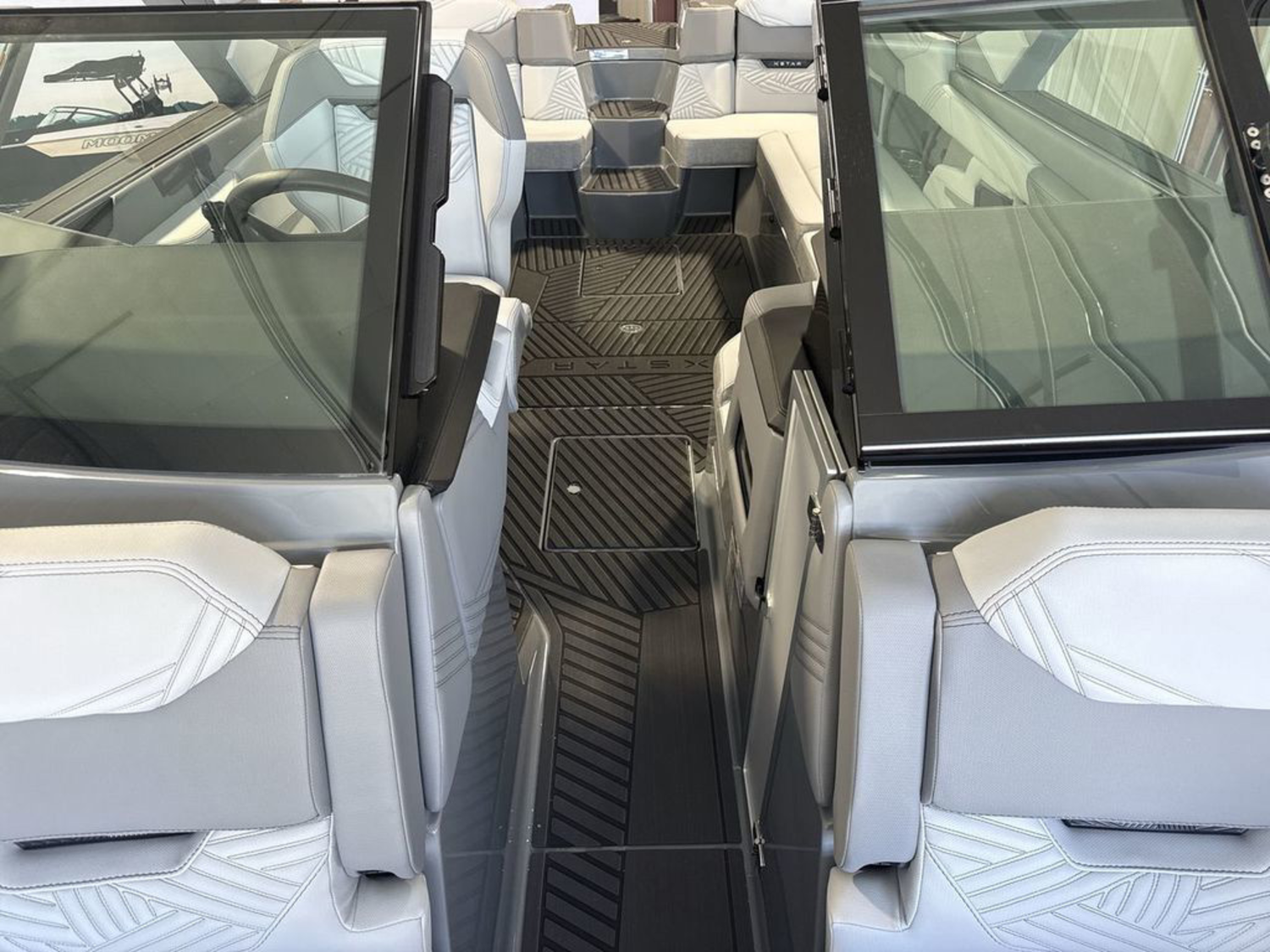 2027 Mastercraft Xstar 23