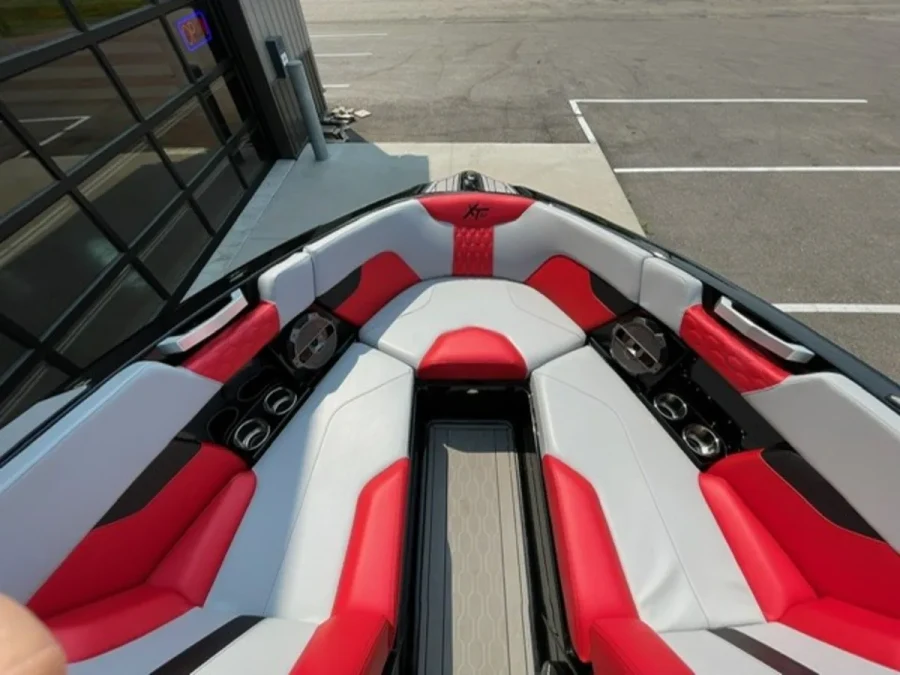 2022-mastercraft-xt23-146454-image10.webp