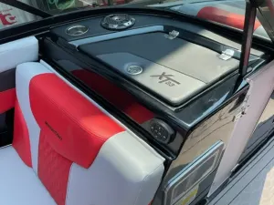 2022-mastercraft-xt23-146454-image4.webp