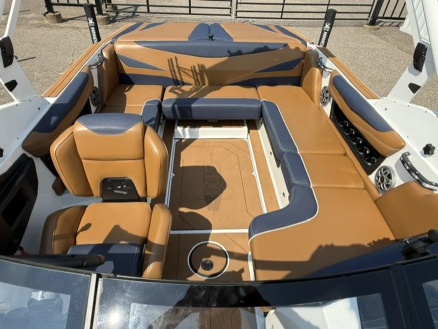 2021 Axis T22