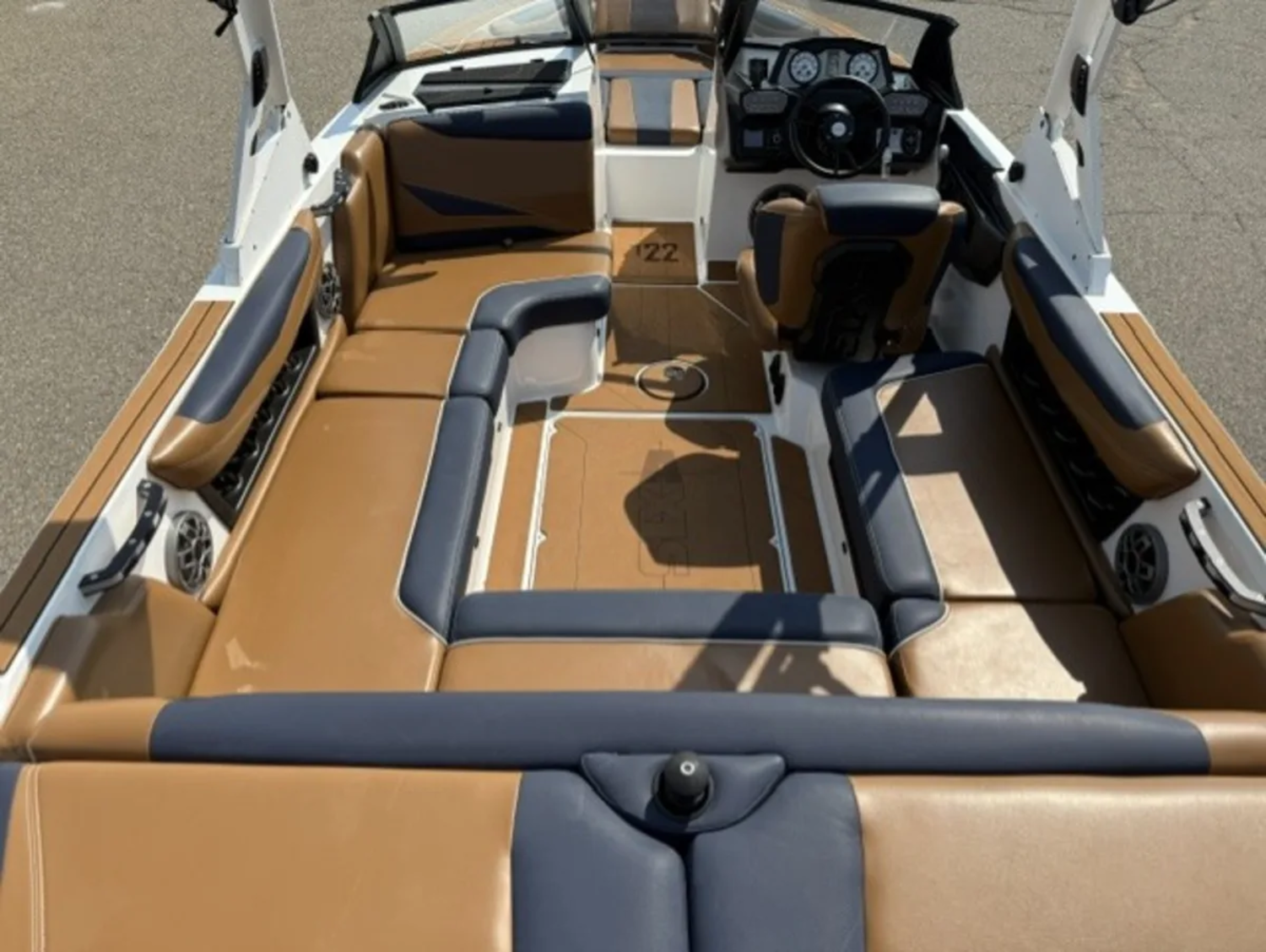2021 Axis T22