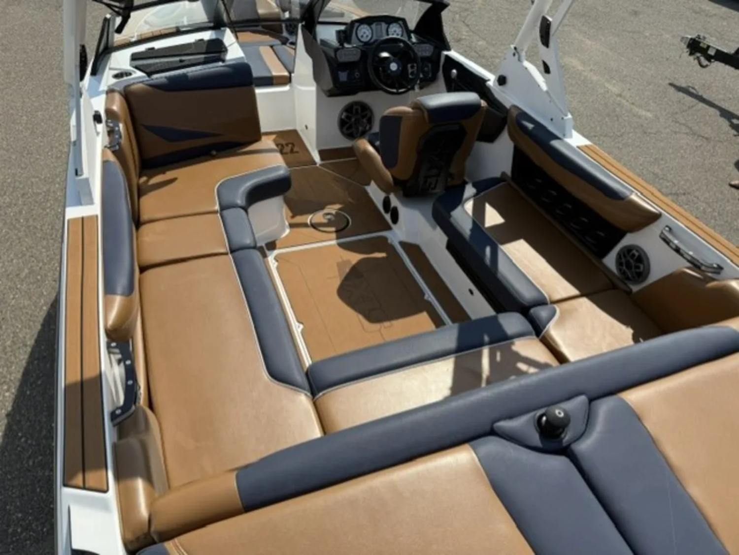 2021 Axis T22
