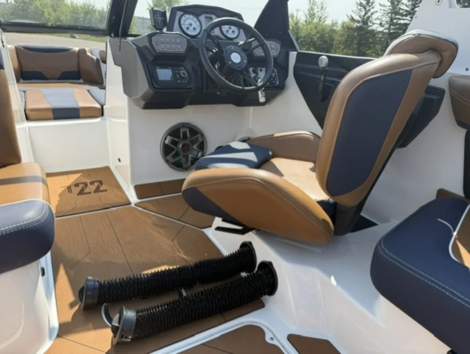 2021 Axis T22