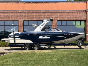 2020-malibu-wakesetter-25-lsv-146457-image0.webp
