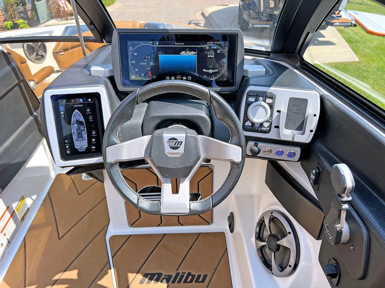 2020 Malibu 25 LSV