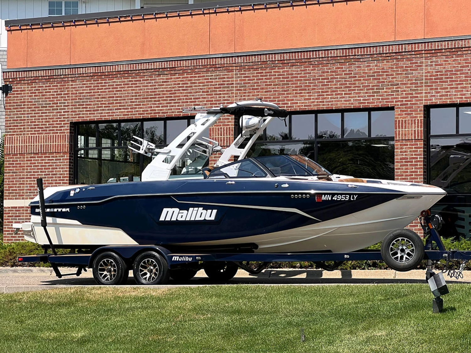 2020 Malibu 25 LSV