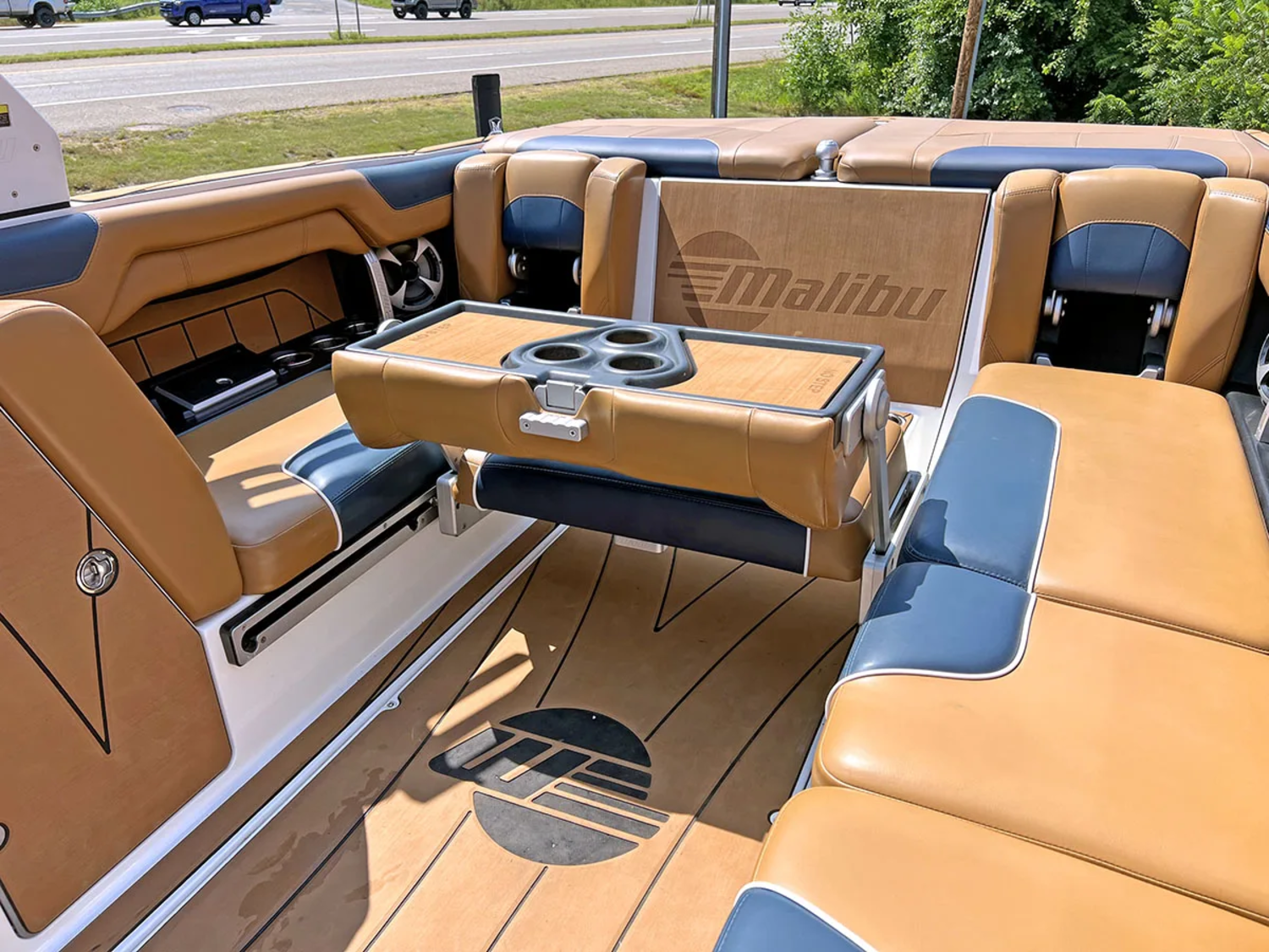 2020 Malibu 25 LSV