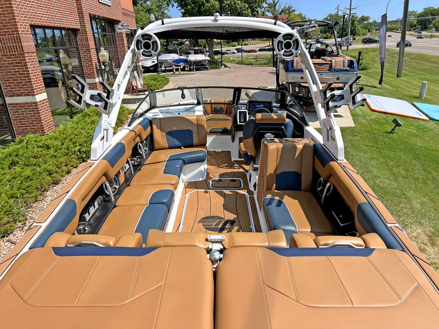 2020 Malibu 25 LSV
