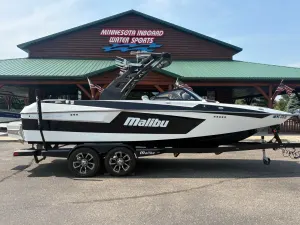 2020-malibu--wakesetter-23-mxz-146459-image0.webp