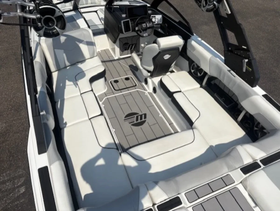 2020-malibu--wakesetter-23-mxz-146459-image11.webp