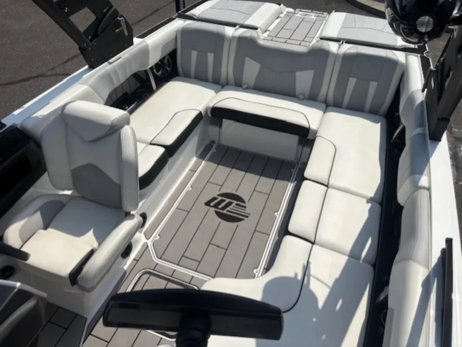 2020-malibu--wakesetter-23-mxz-146459-image18.webp