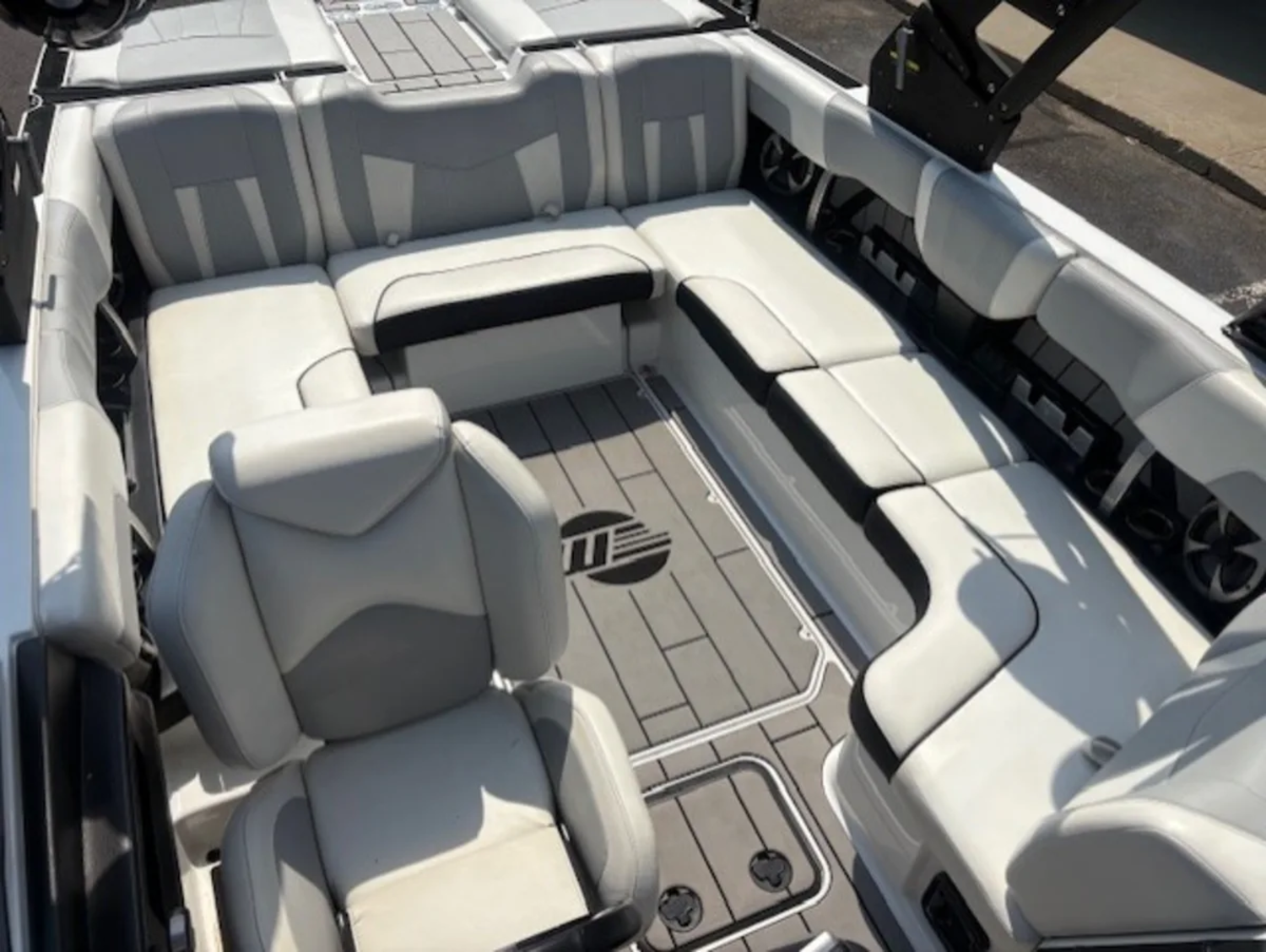 2020 Malibu 23 MXZ