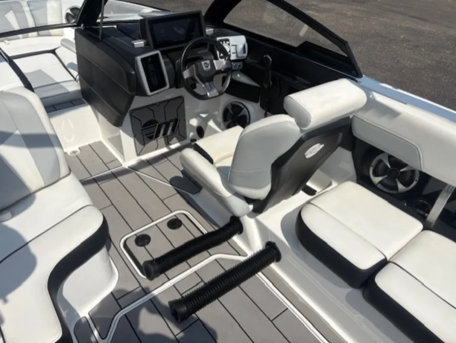 2020-malibu--wakesetter-23-mxz-146459-image21.webp