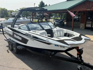 2020-malibu--wakesetter-23-mxz-146459-image3.webp