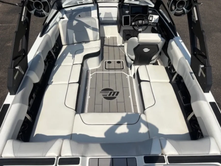 2020-malibu--wakesetter-23-mxz-146459-image8.webp