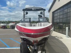2018-malibu-wakesetter-vlx-146461-image4.webp