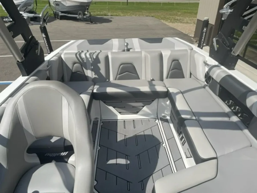2018-malibu-wakesetter-vlx-146461-image8.webp