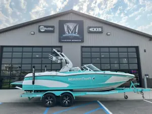 2017-mastercraft-x10-146464-image0.webp