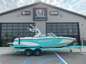 2017-mastercraft-x10-146464-image2.webp