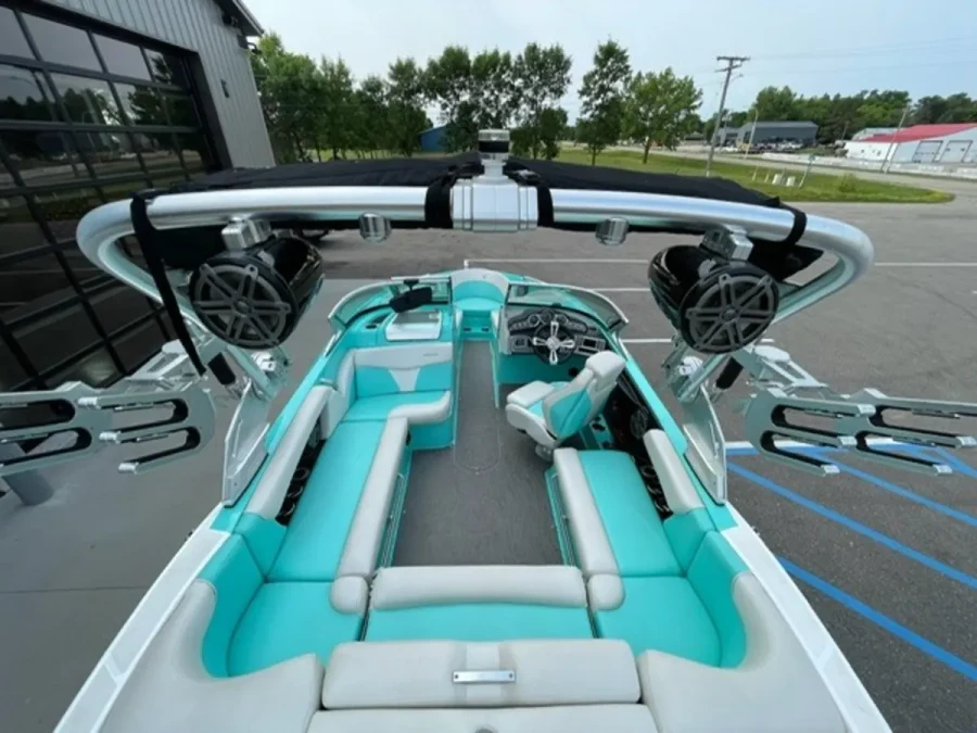 2017-mastercraft-x10-146464-image6.webp