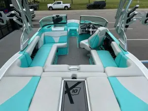 2017-mastercraft-x10-146464-image7.webp