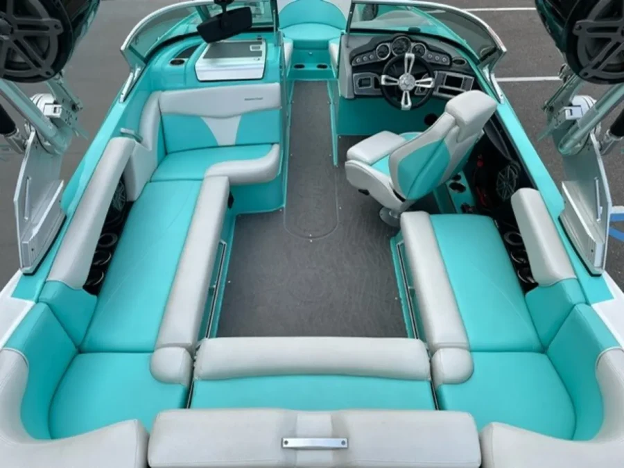 2017-mastercraft-x10-146464-image8.webp