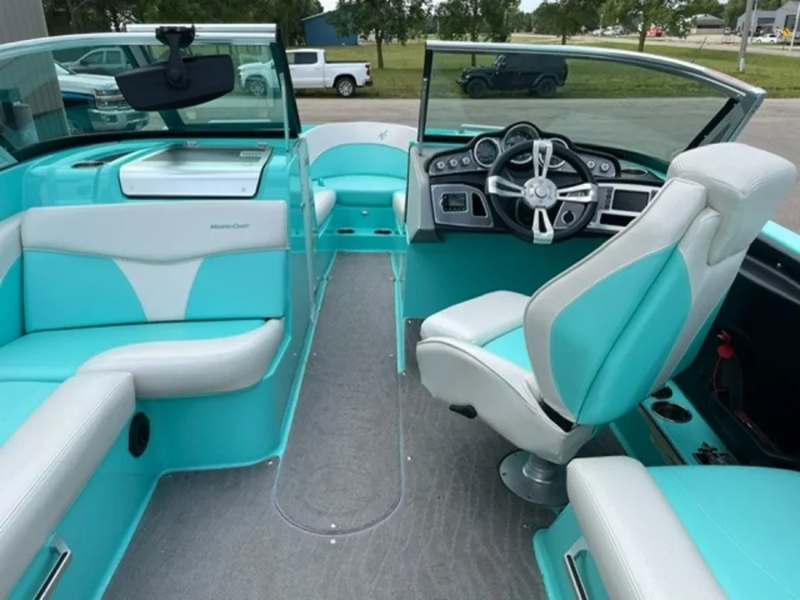 2017-mastercraft-x10-146464-image9.webp