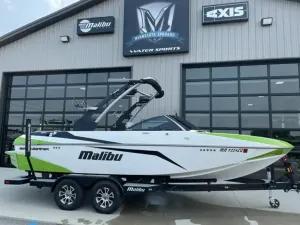 2017-malibu-wakesetter-vlx-146466-image0.webp