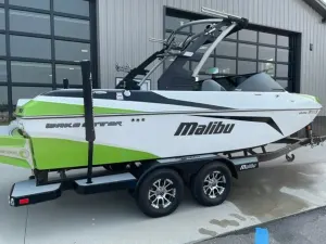 2017-malibu-wakesetter-vlx-146466-image2.webp
