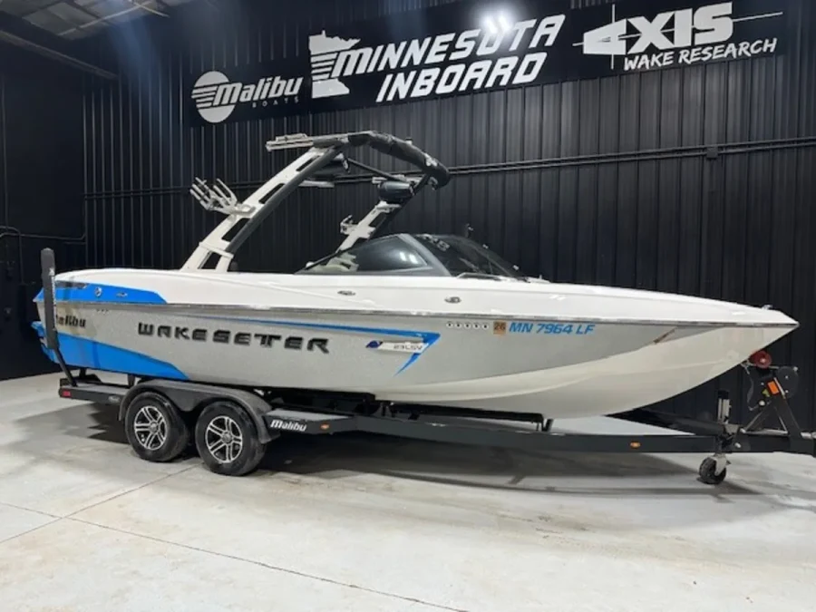 2015-malibu-wakesetter-23-lsv-146468-image1.webp