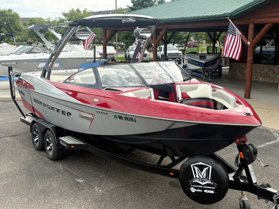 2014-malibu-wakesetter-23-lsv-146470-image1.webp